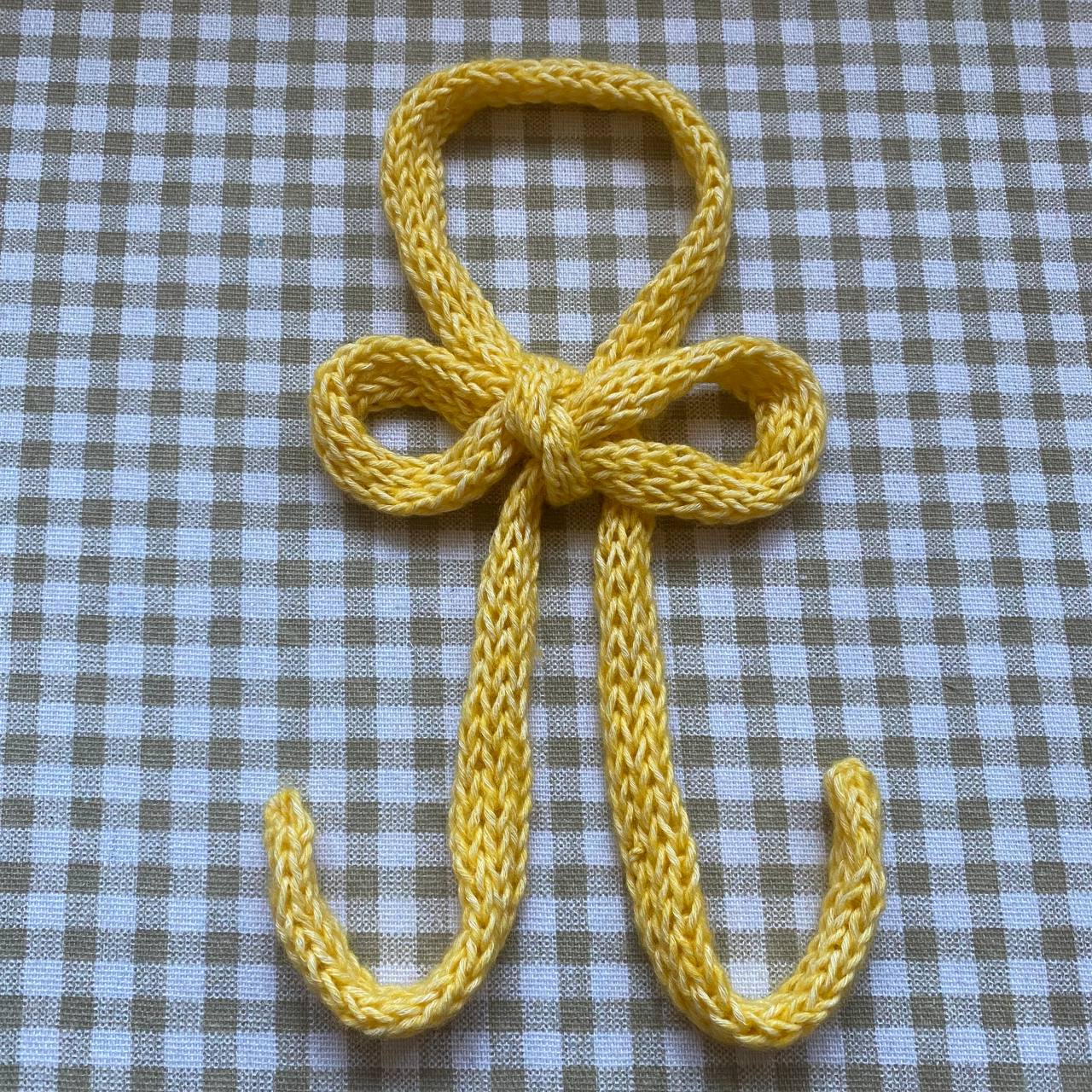crochet accessory: ribbon choker