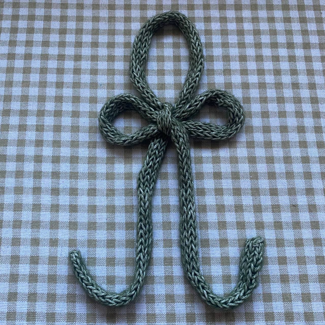 crochet accessory: ribbon choker