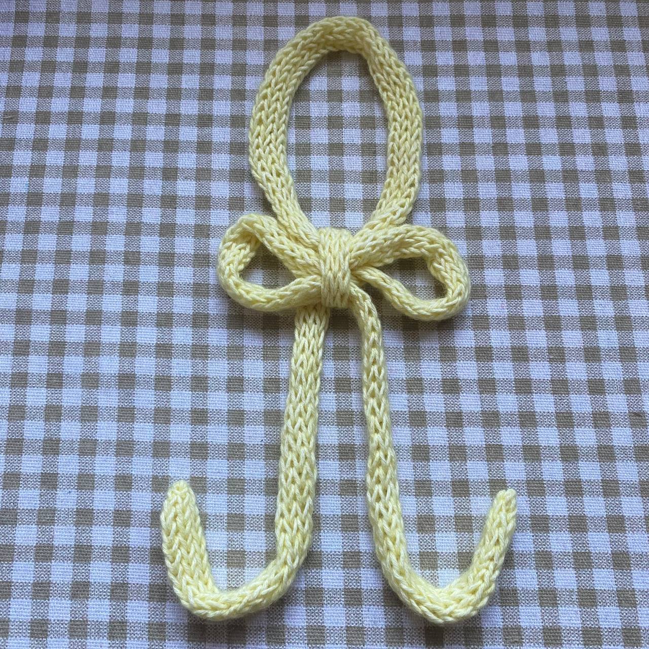 crochet accessory: ribbon choker