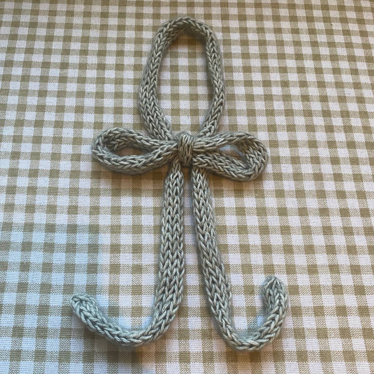 crochet accessory: ribbon choker