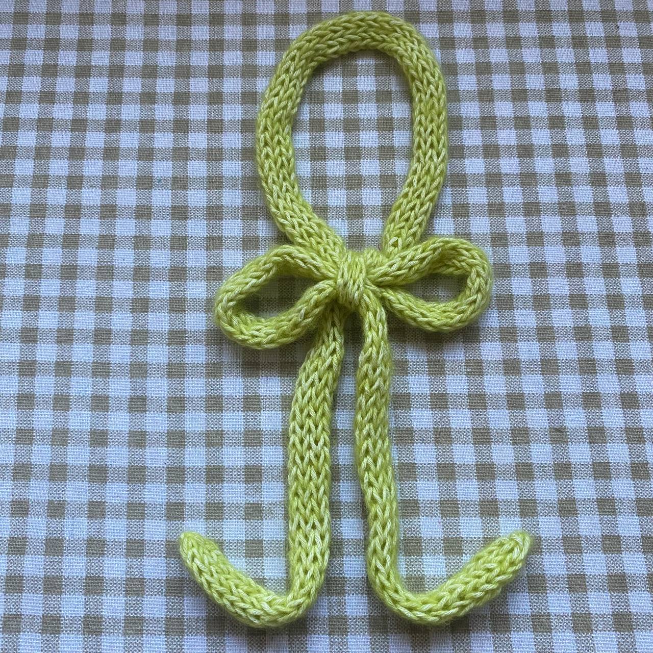 crochet accessory: ribbon choker