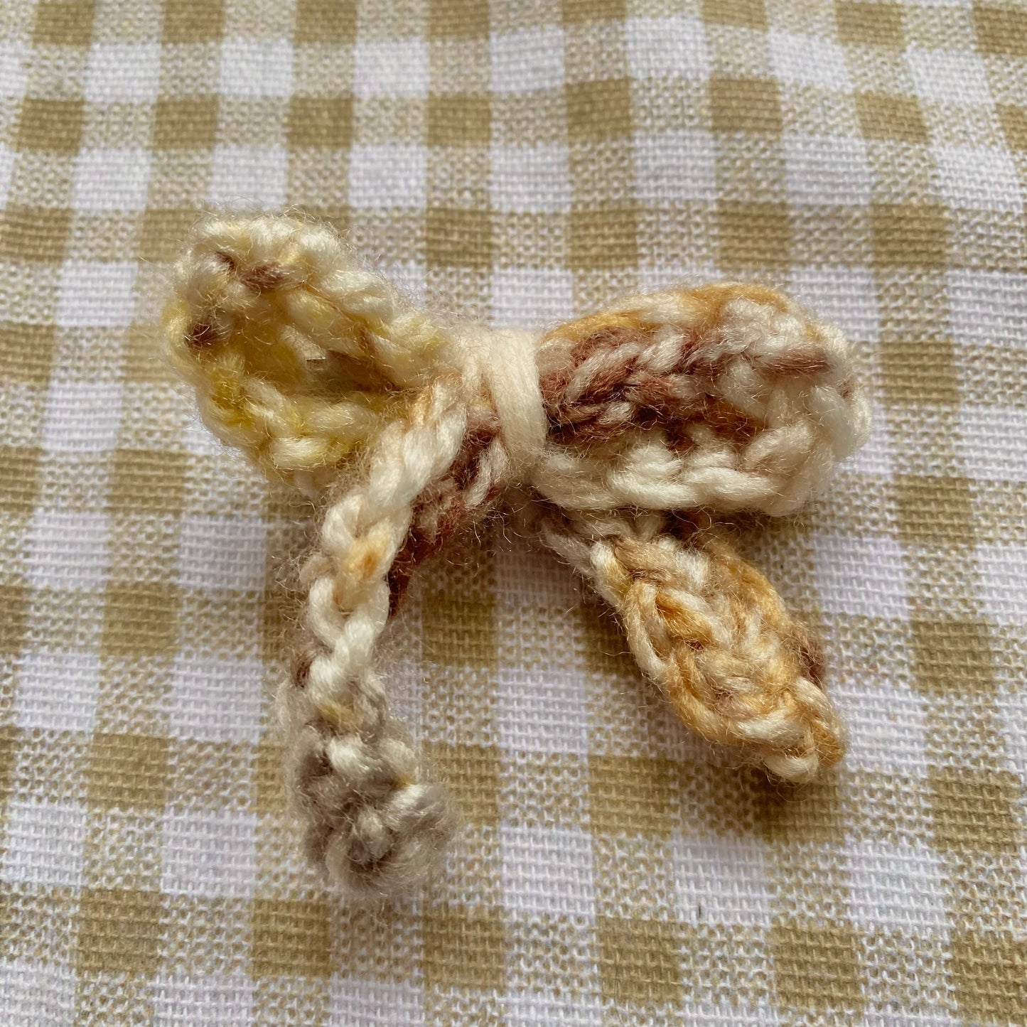 crochet hair clip: textured ribbons