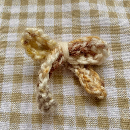 crochet hair clip: textured ribbons