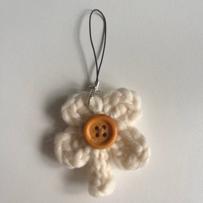 crochet keychain: lucky clovers with buttons