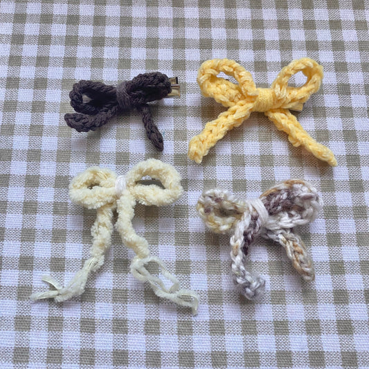 crochet hair clip: textured ribbons