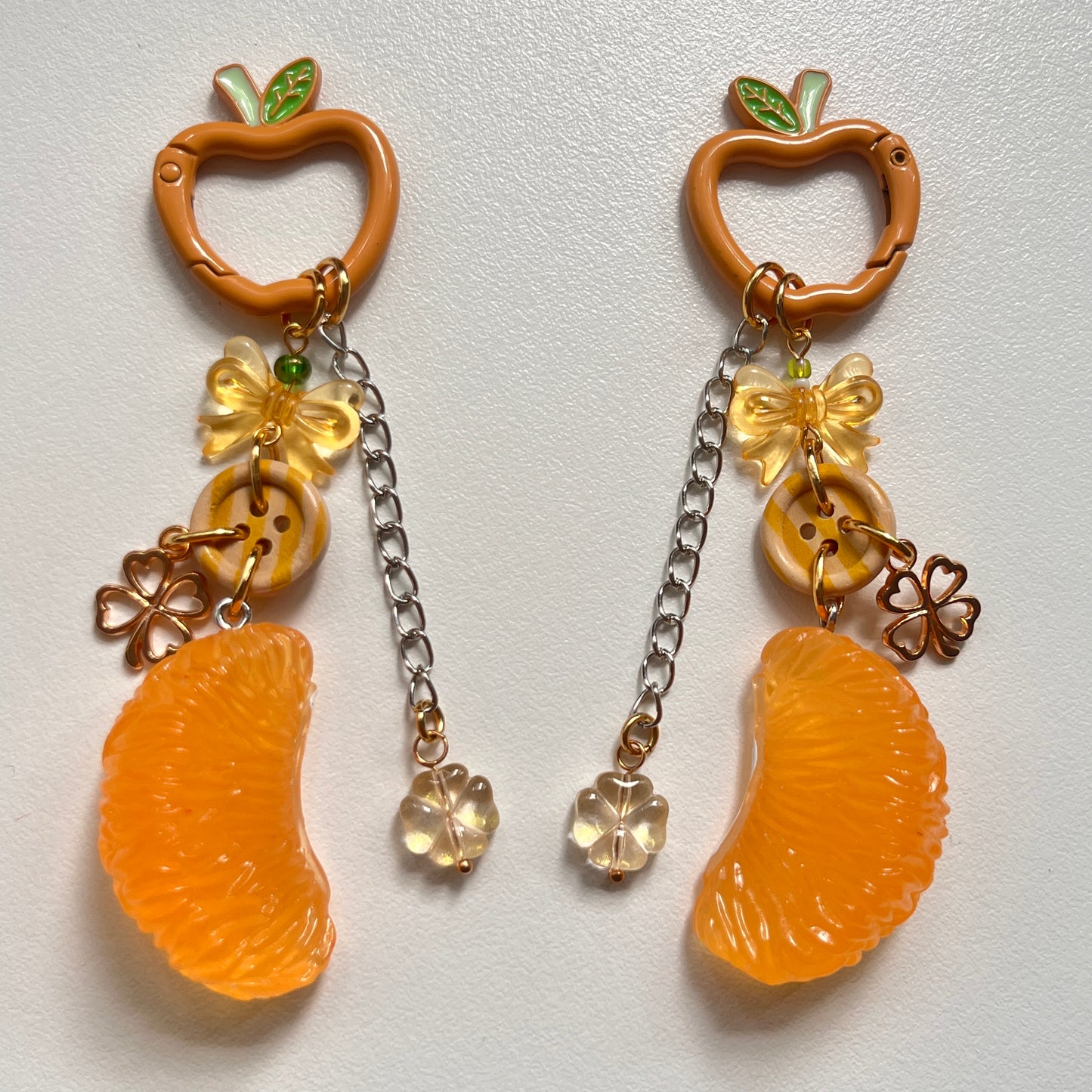 matching fruit keychains🍎🍊🍇🍅🍓