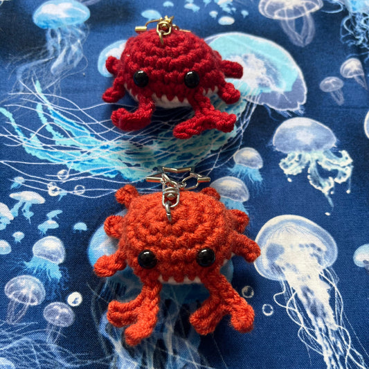 crochet keychain: crabs