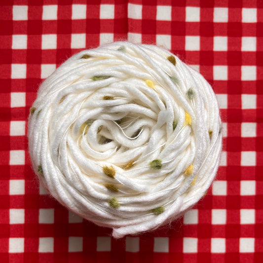 yarn #004: green pompom [white]