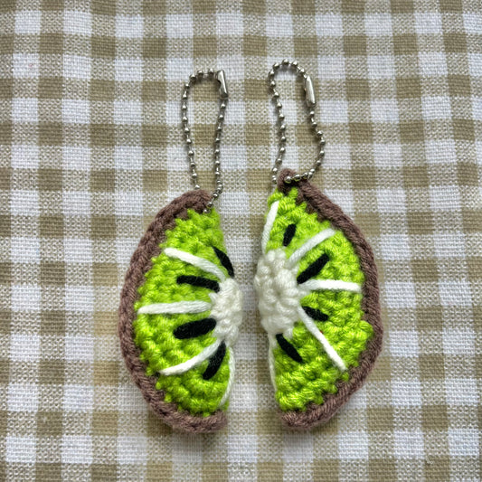 crochet keychain: kiwi slice🥝