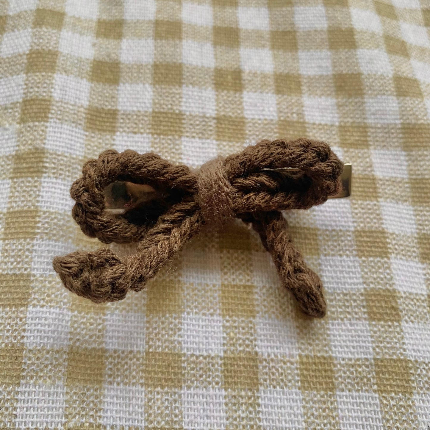 crochet hair clip: textured ribbons