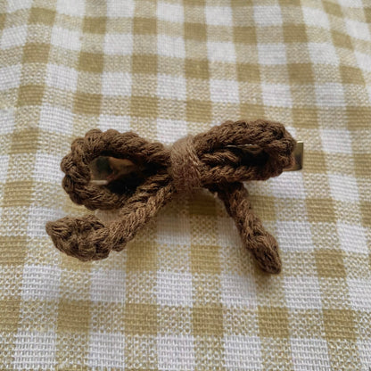 crochet hair clip: textured ribbons