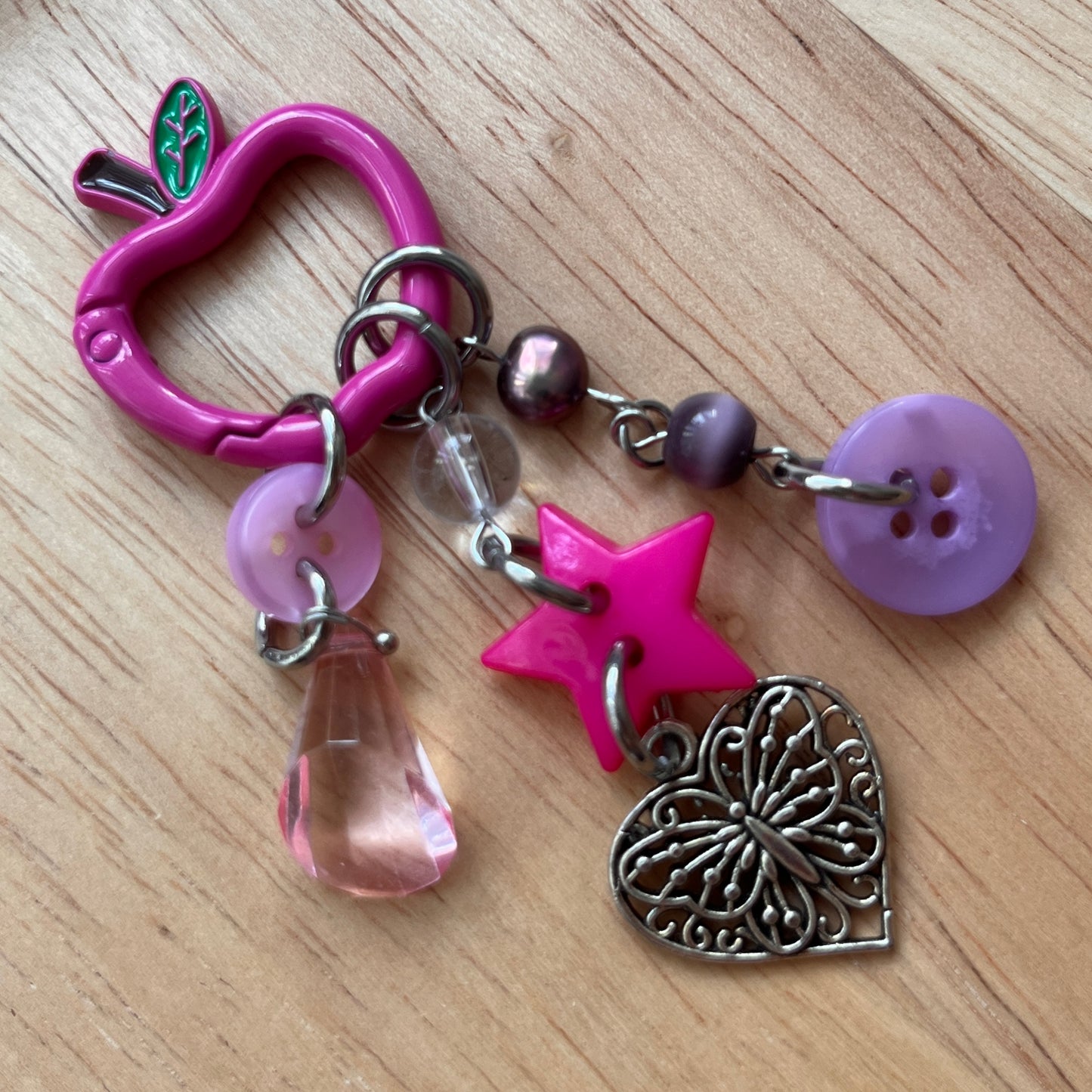 keychain: apple carabiner & buttons