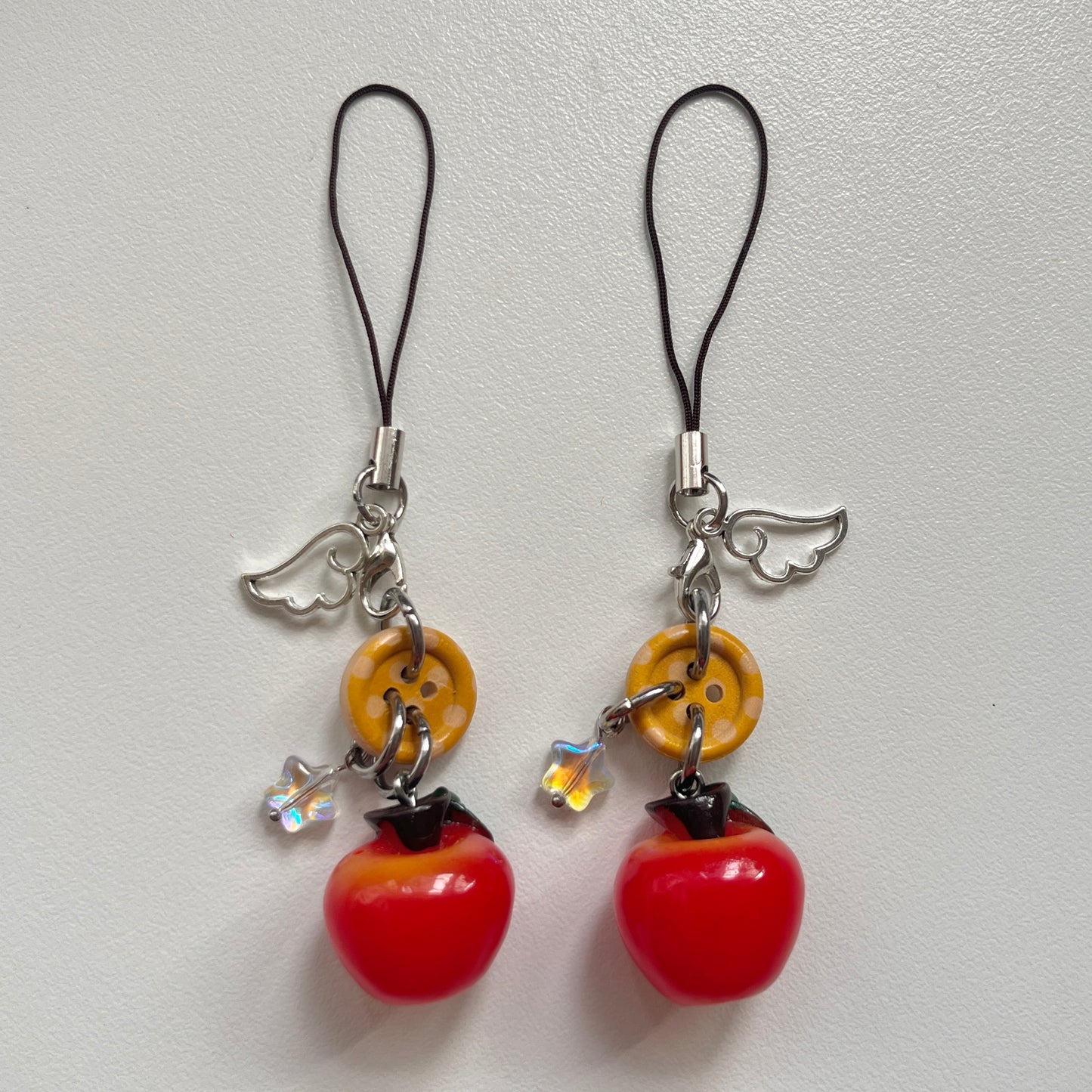 matching fruit keychains🍎🍊🍇🍅🍓