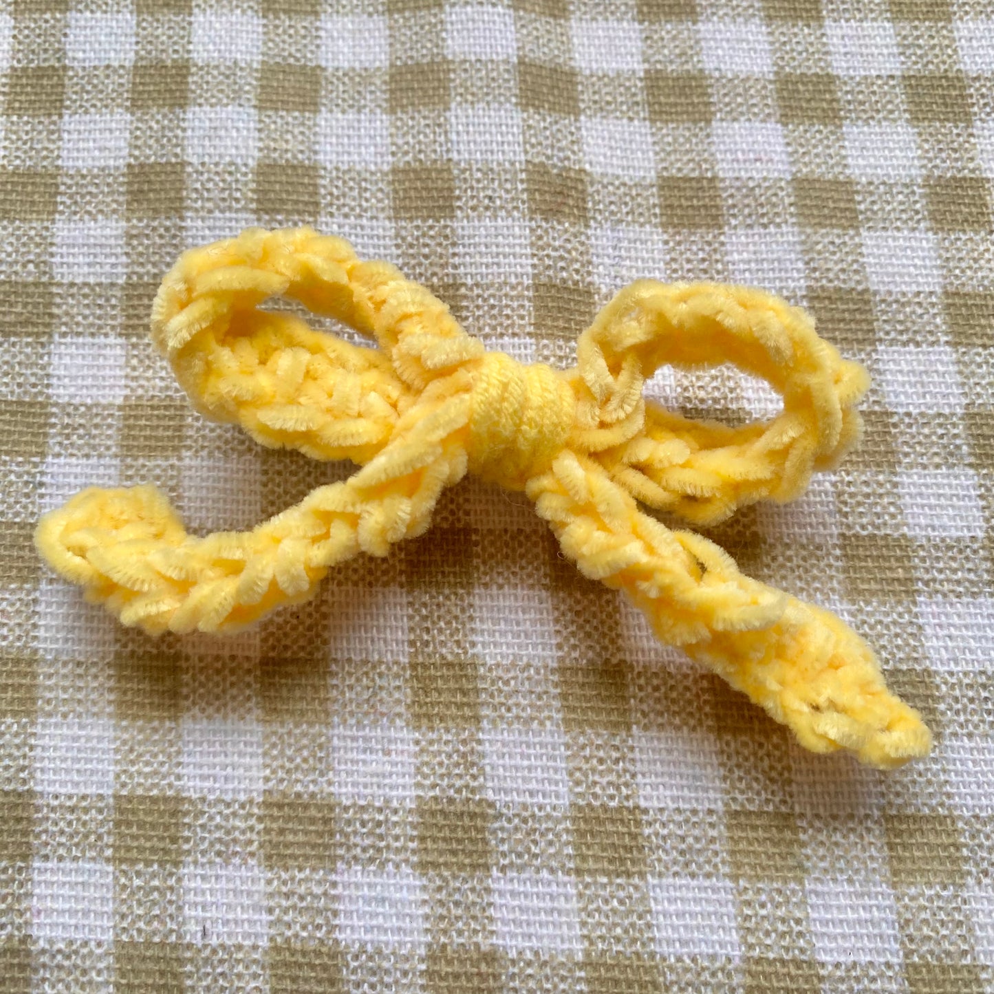 crochet hair clip: textured ribbons