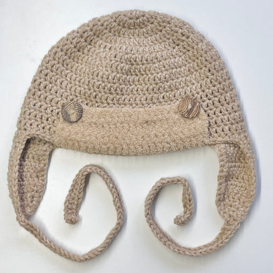 crochet hat: beige beanie with flaps