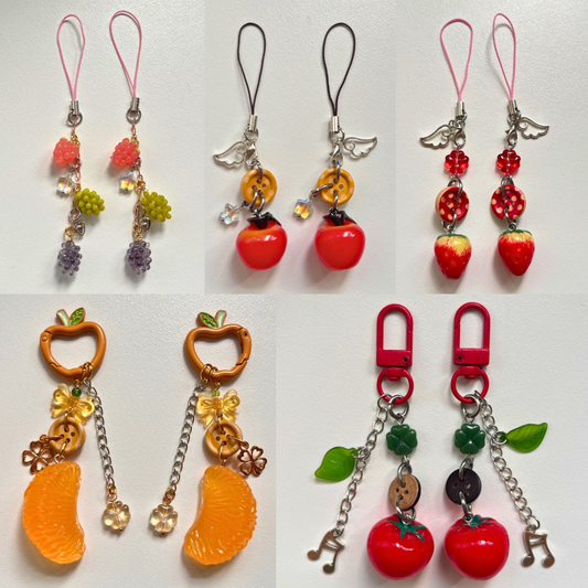 matching fruit keychains🍎🍊🍇🍅🍓