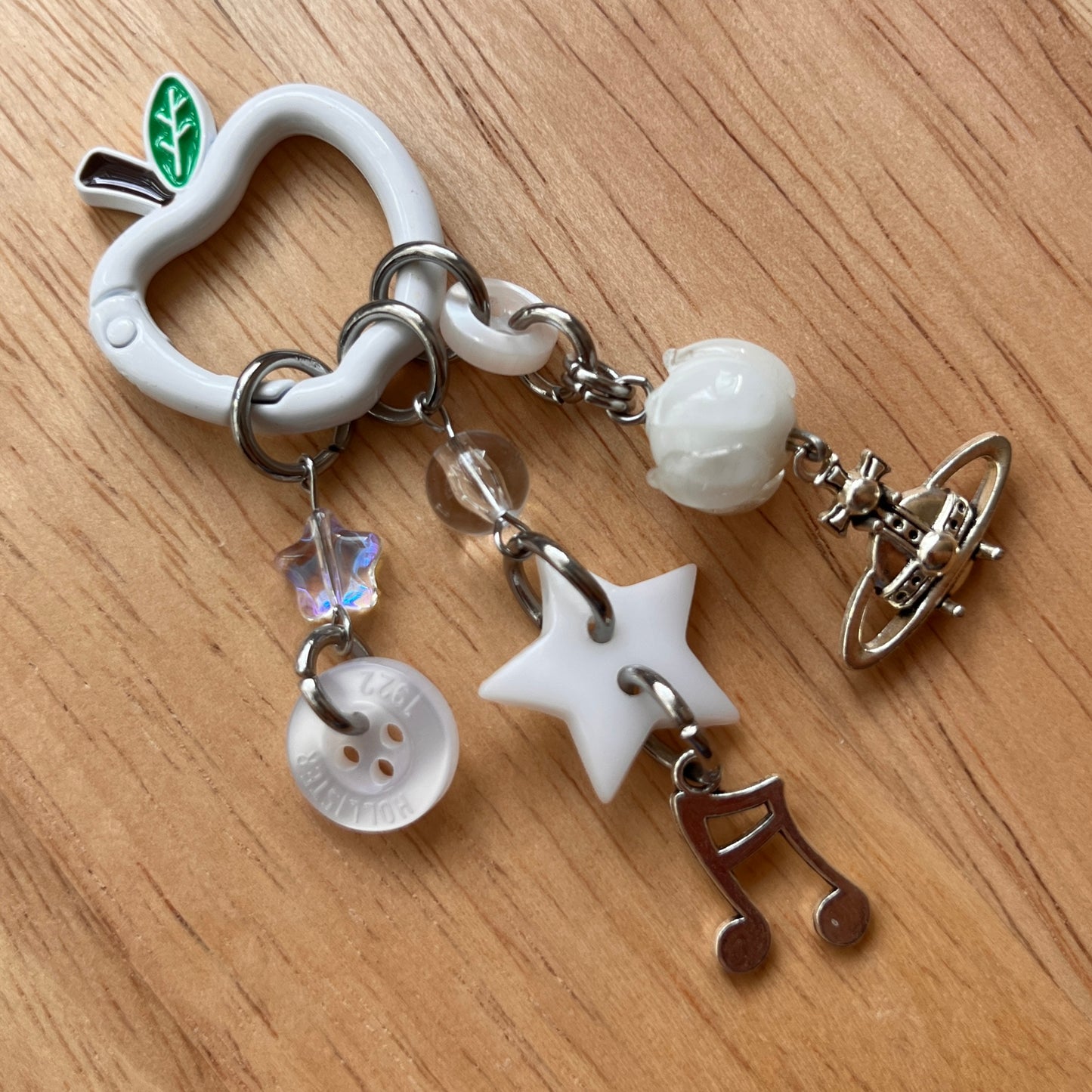keychain: apple carabiner & buttons