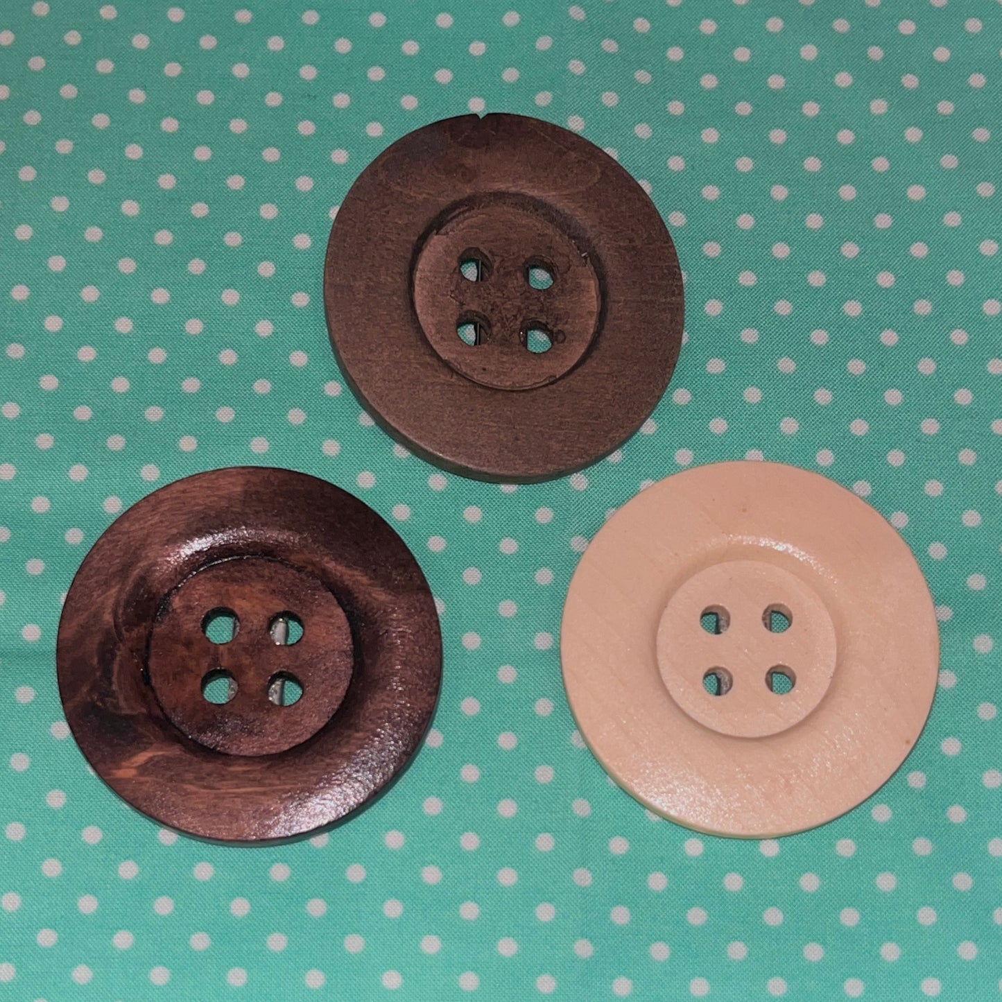 comically big button clips💌