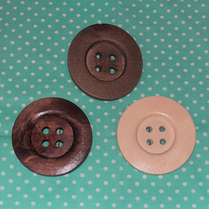 comically big button clips💌