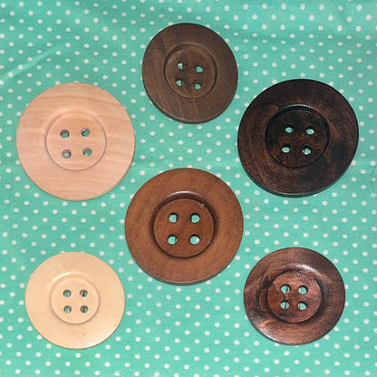 comically big button clips💌