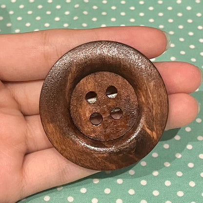 comically big button clips💌