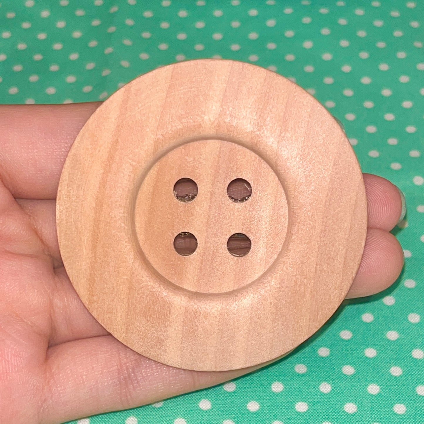 comically big button clips💌