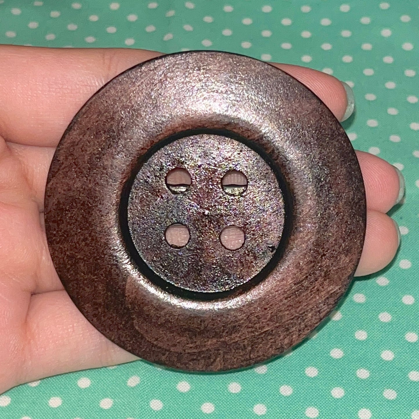 comically big button clips💌