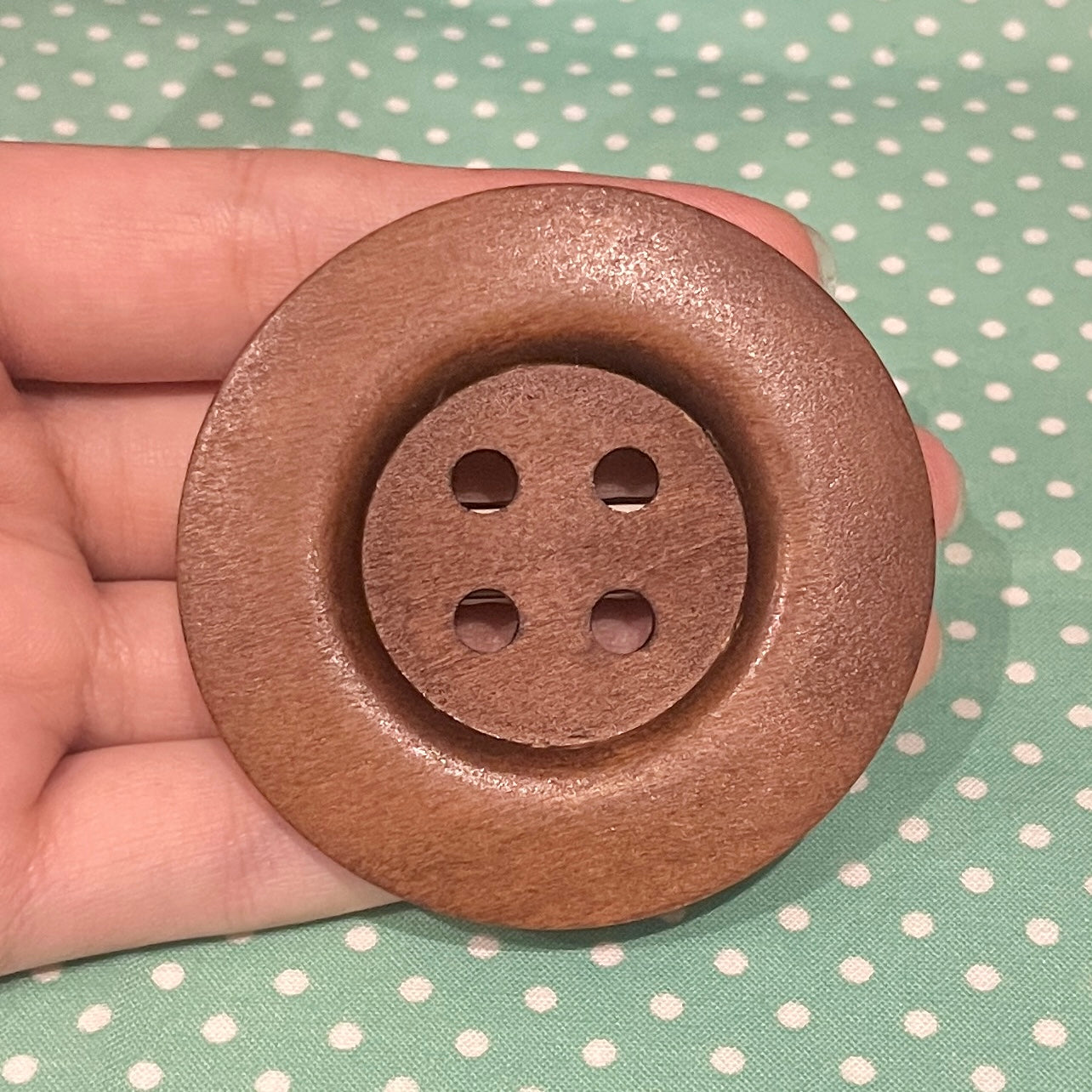 comically big button clips💌