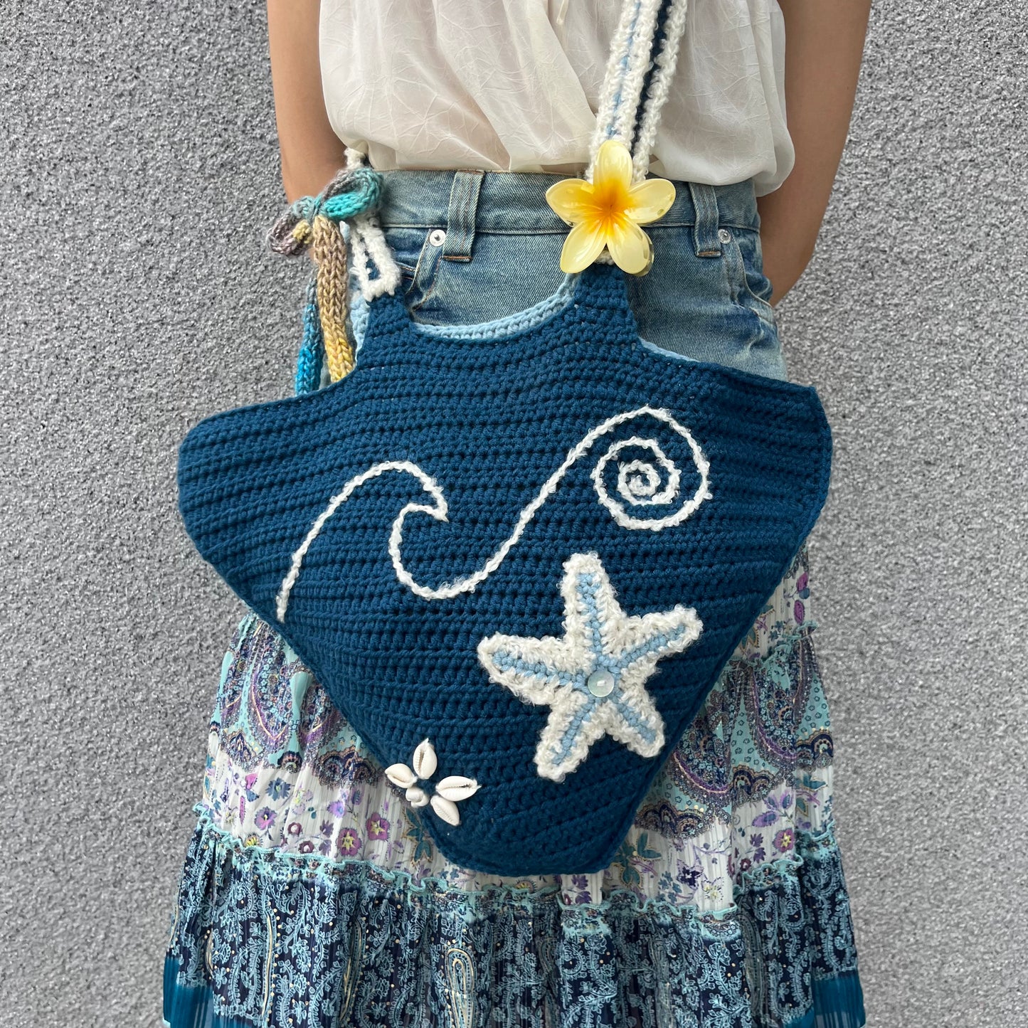 manta ray sling bag