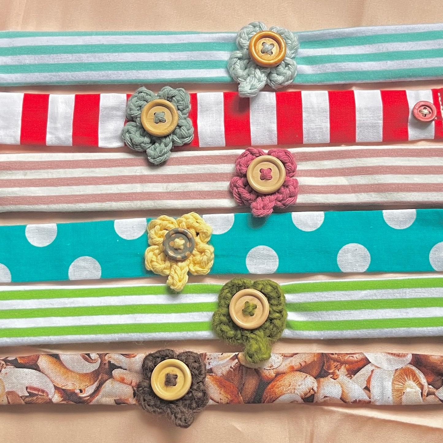 clover button choker (newer version)