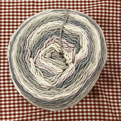 destash: yarn cakes