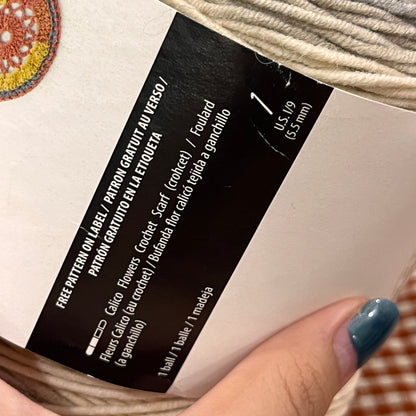 destash: yarn cakes