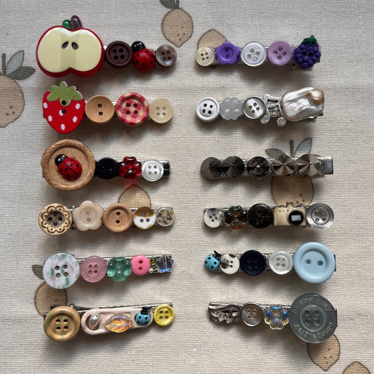 assorted button clips (/▽＼*)｡o○♡