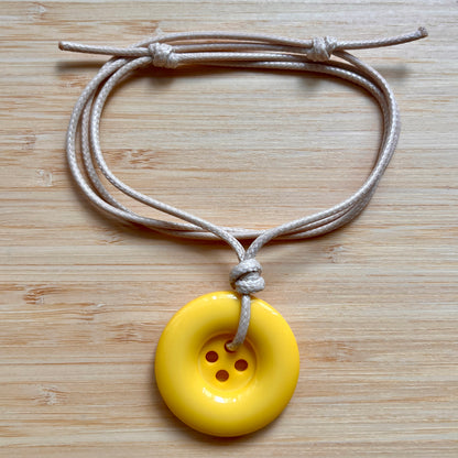 button necklaces (ᵔ⩊ᵔ)