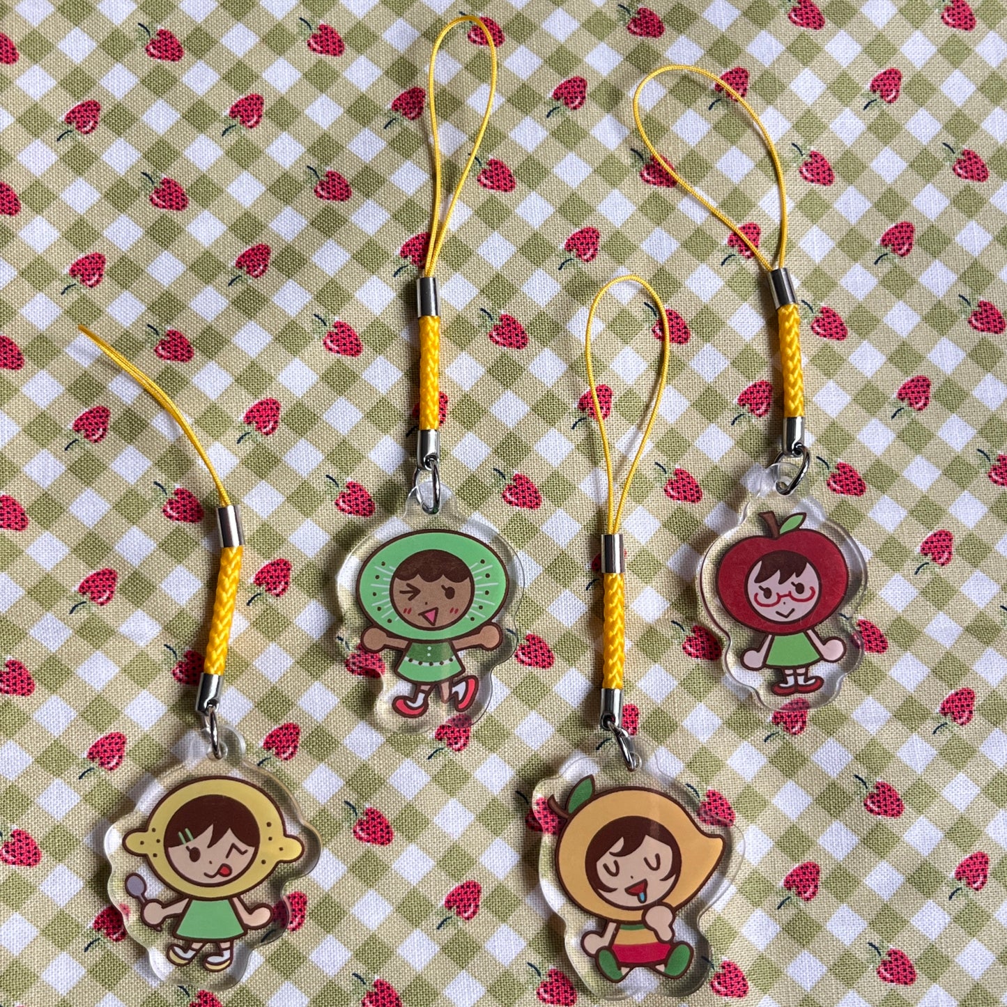 apple farmacy fruit keychains [4cm]
