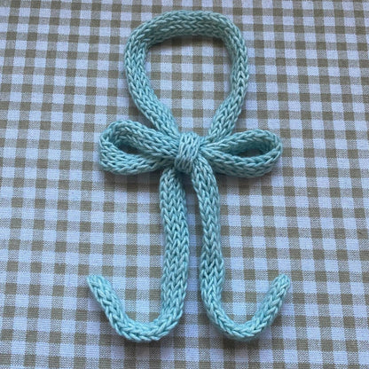 crochet accessory: ribbon choker