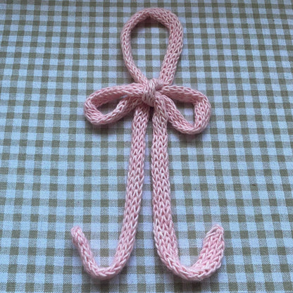 crochet accessory: ribbon choker